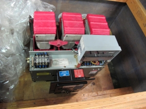 BREAKER, CIRCUIT TYPE, 800-2K AMP RATING, 480 VAC VOLT RATING, 3 POLE. ELECTRICALLY OPERATED FOR 480 VOLT LOAD CENTERS, SS4-PH,K-2000S (W-44) LOADING & HANDLING FEE $15-